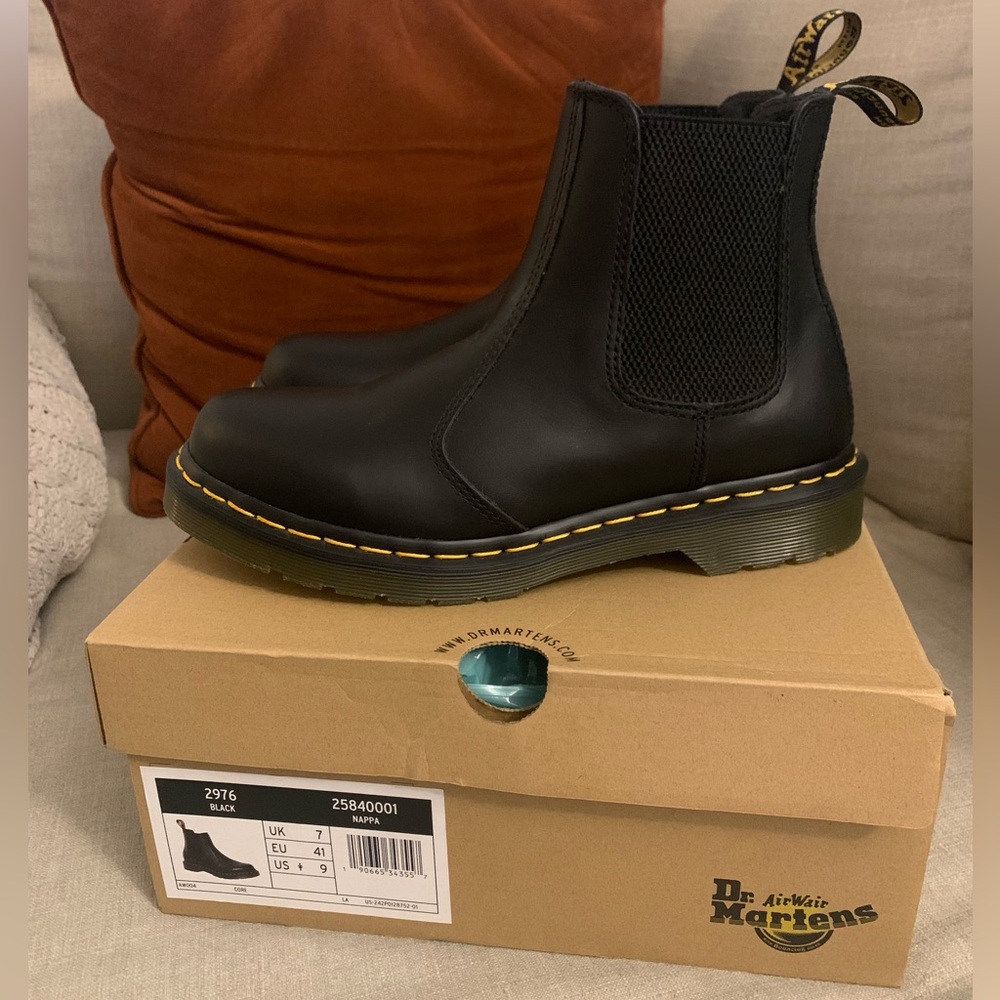 Dr. Martens 2976 Chelsea Boot